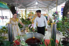 กิจกรรมหล่อเทียนจำพรรษา 2568